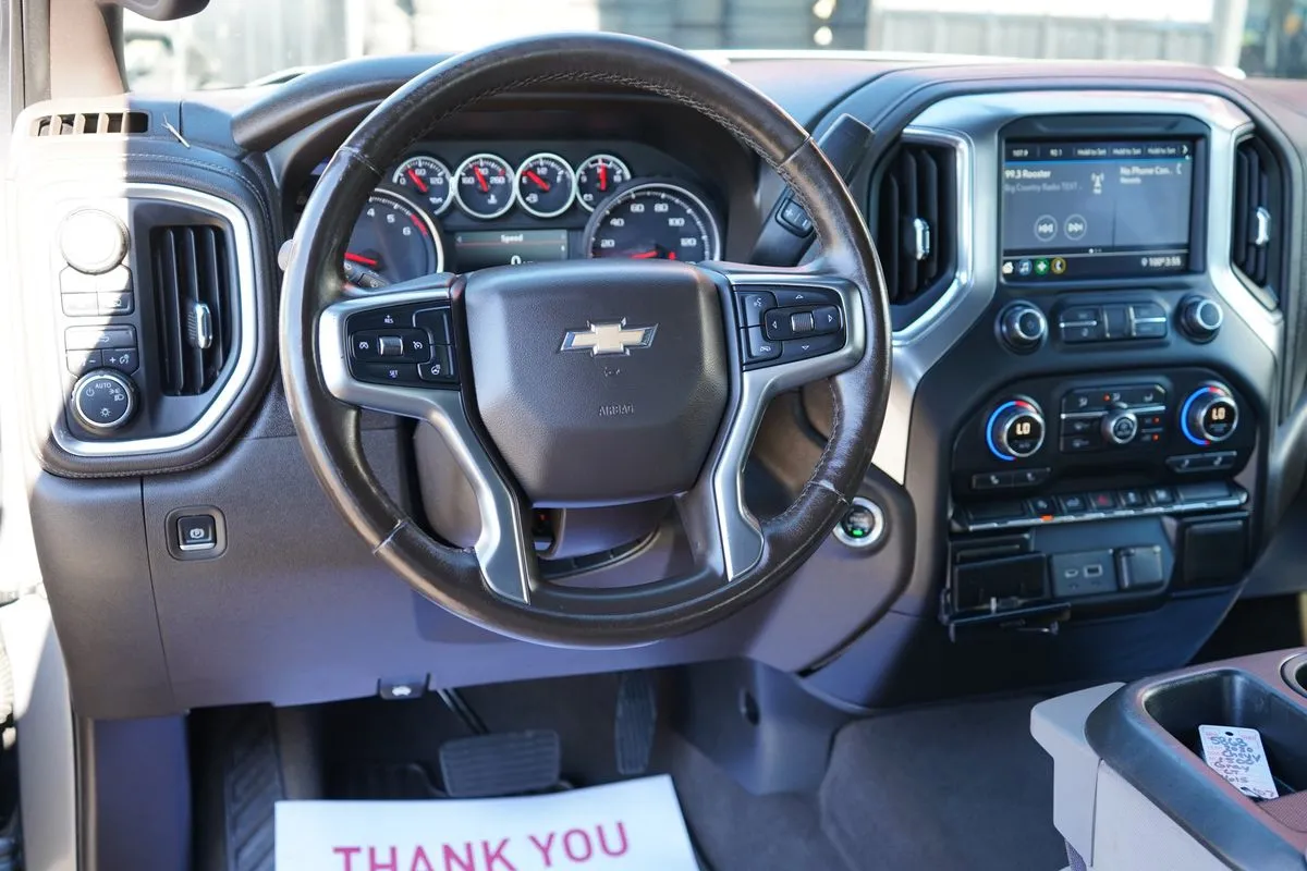 Chevrolet Silverado photo 16