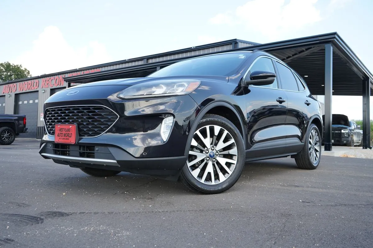 Black 2020 Ford Escape Titanium for sale in West Plains, MO