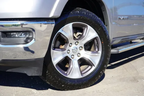More photos of 2019 Ram 1500 Laramie Crew Cab 4x4 5'7" Box at West Plains Auto World, MO
