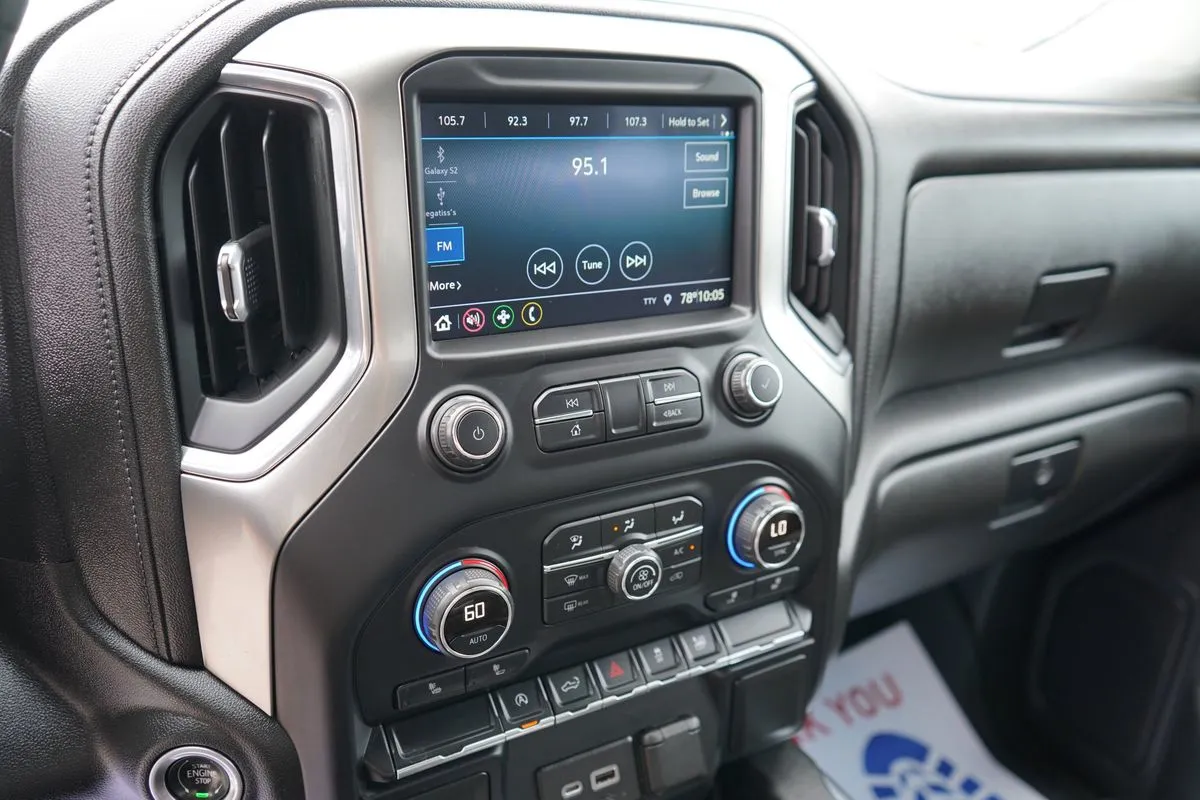 Chevrolet Silverado photo 26