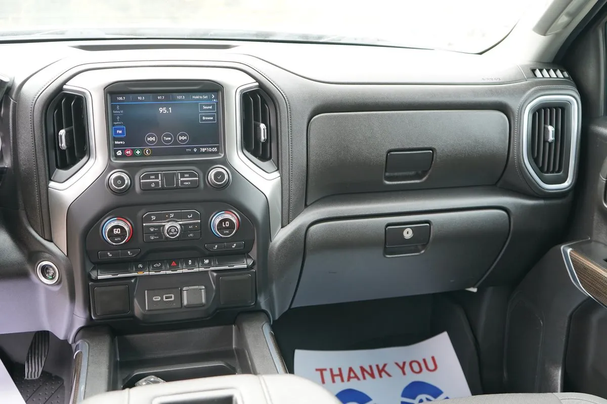 Chevrolet Silverado photo 19