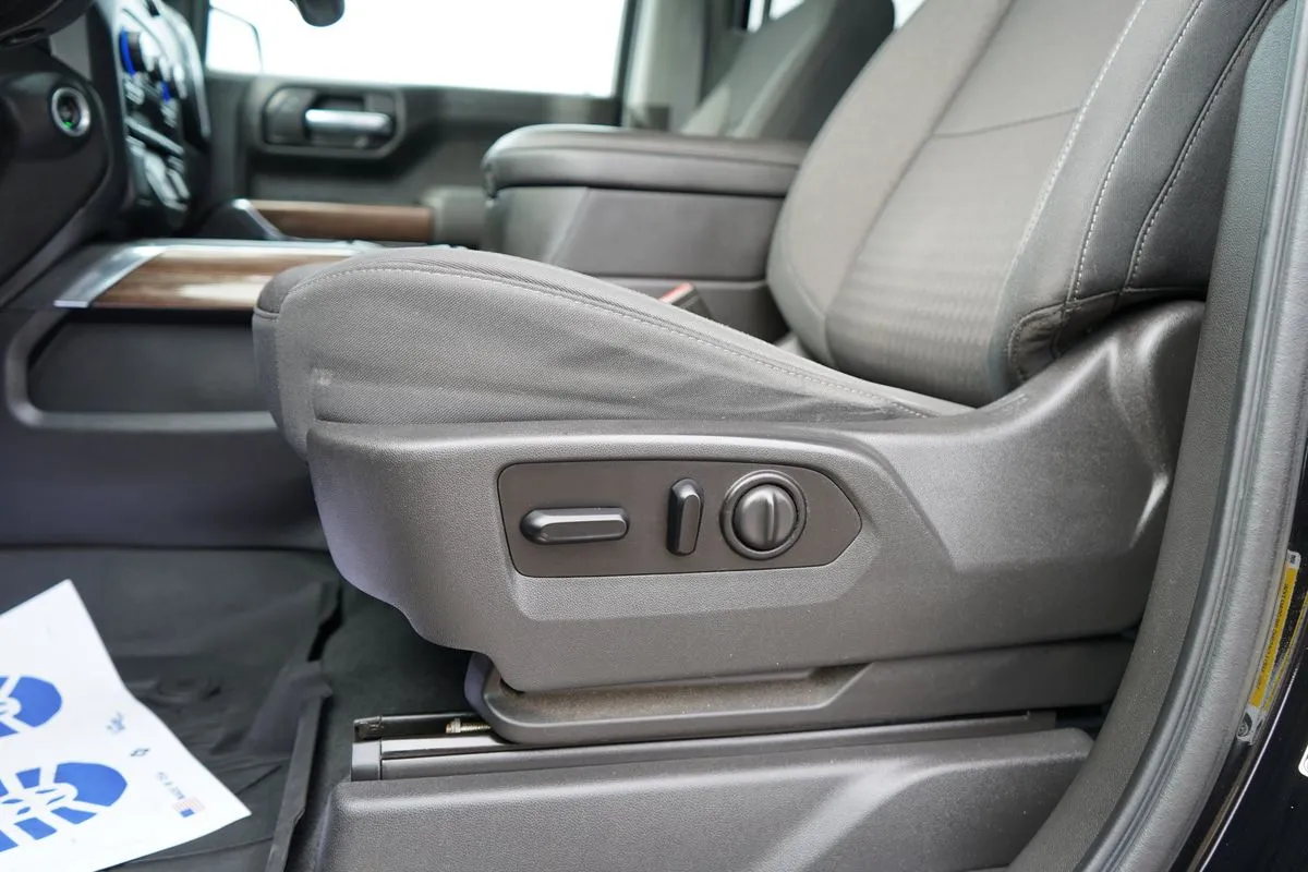 Chevrolet Silverado photo 22