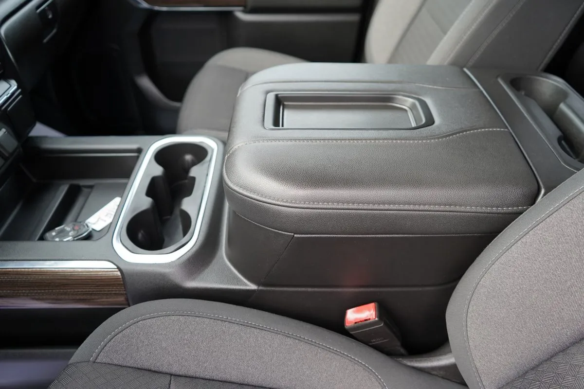 Chevrolet Silverado photo 28
