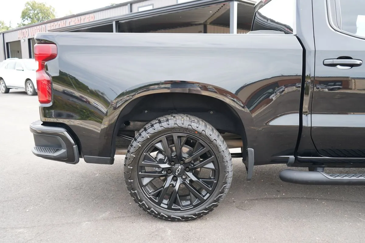 Chevrolet Silverado photo 10