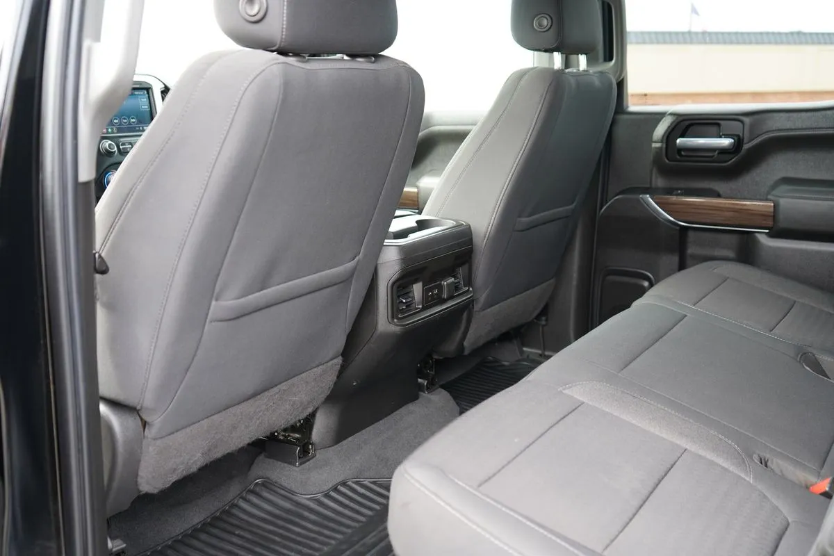 Chevrolet Silverado photo 33