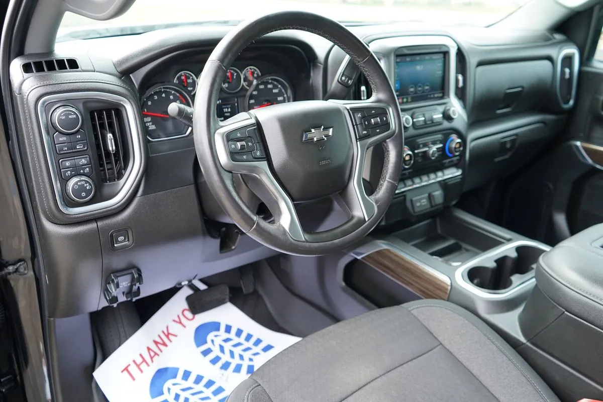 Chevrolet Silverado photo 24