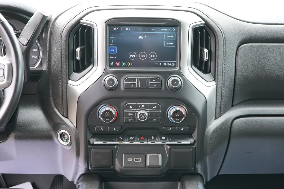 Chevrolet Silverado photo 20