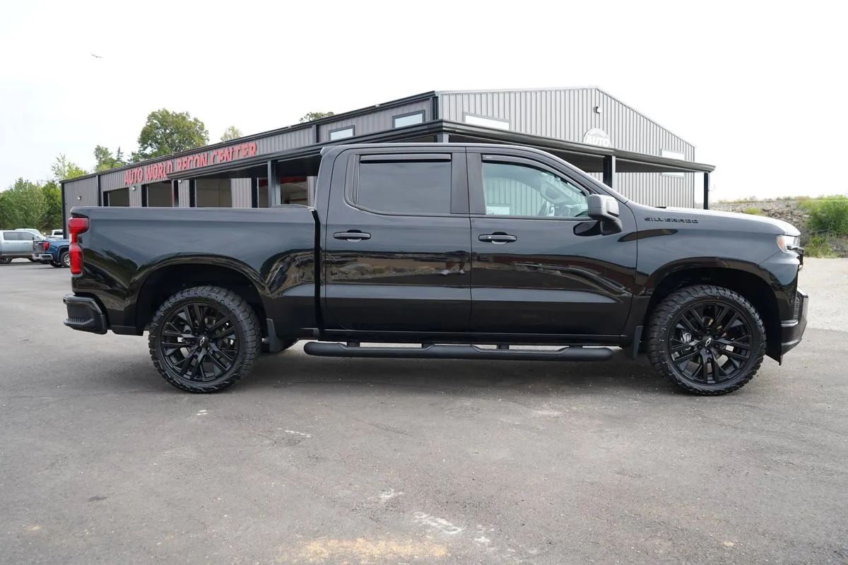 Chevrolet Silverado photo 11