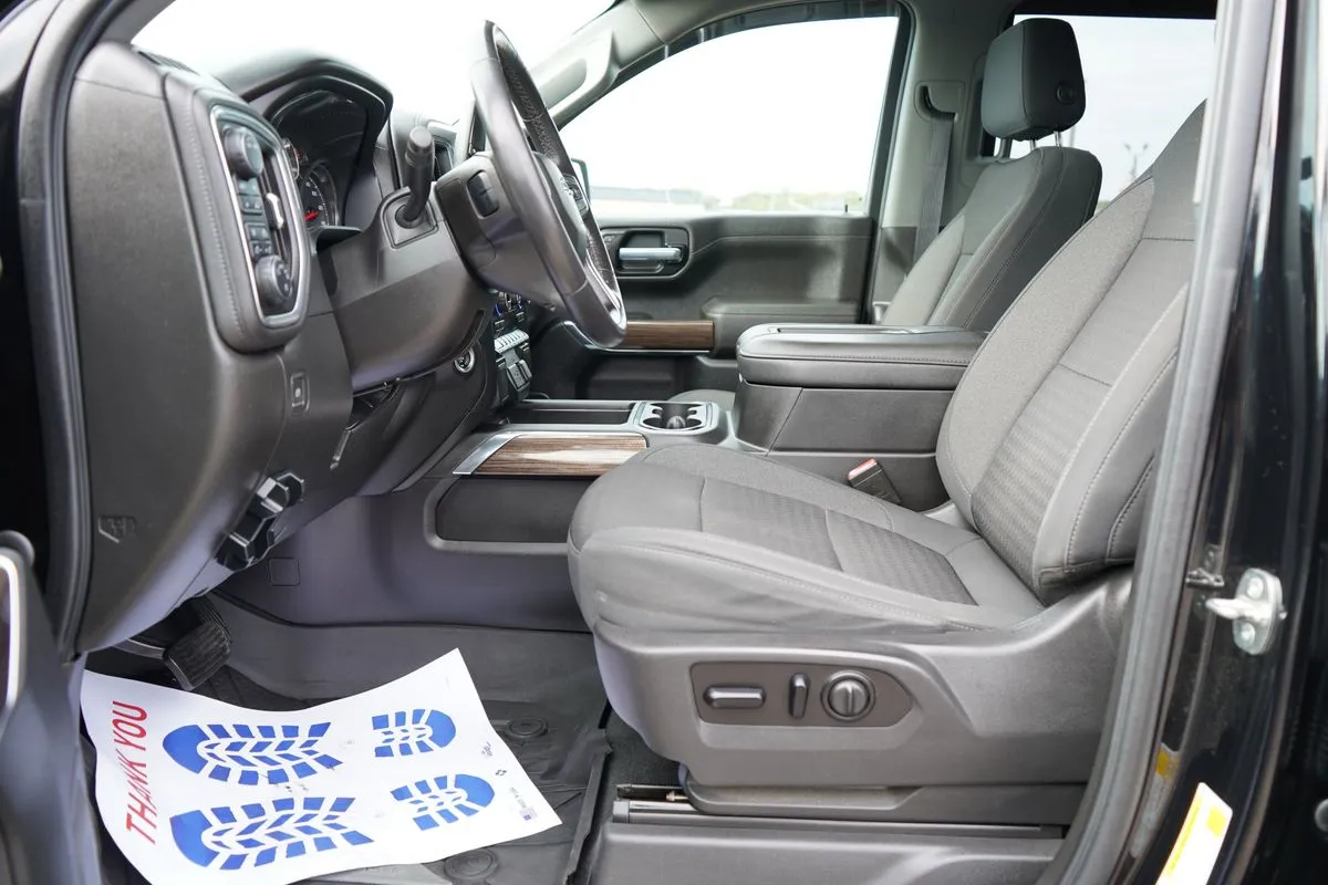 Chevrolet Silverado photo 21