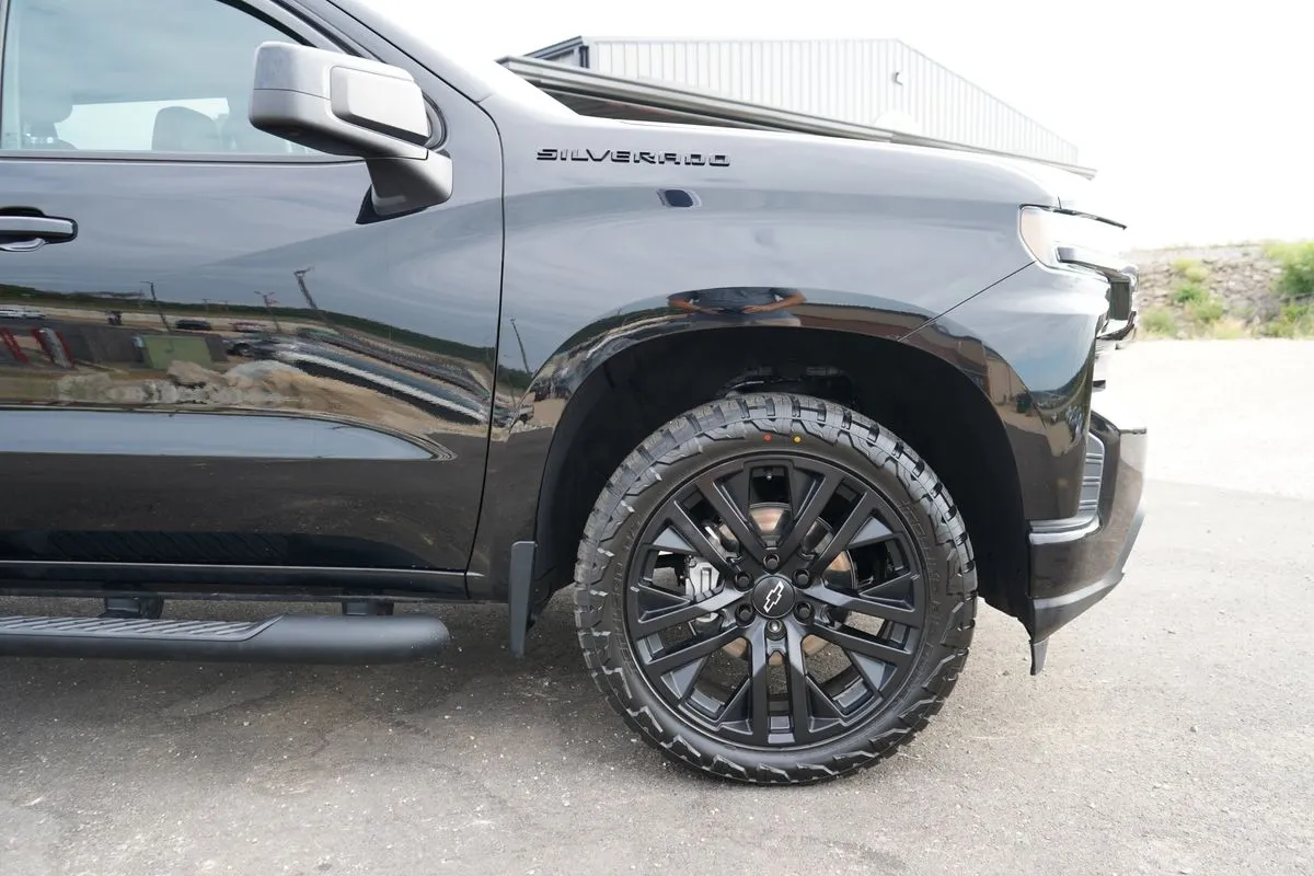 Chevrolet Silverado photo 12