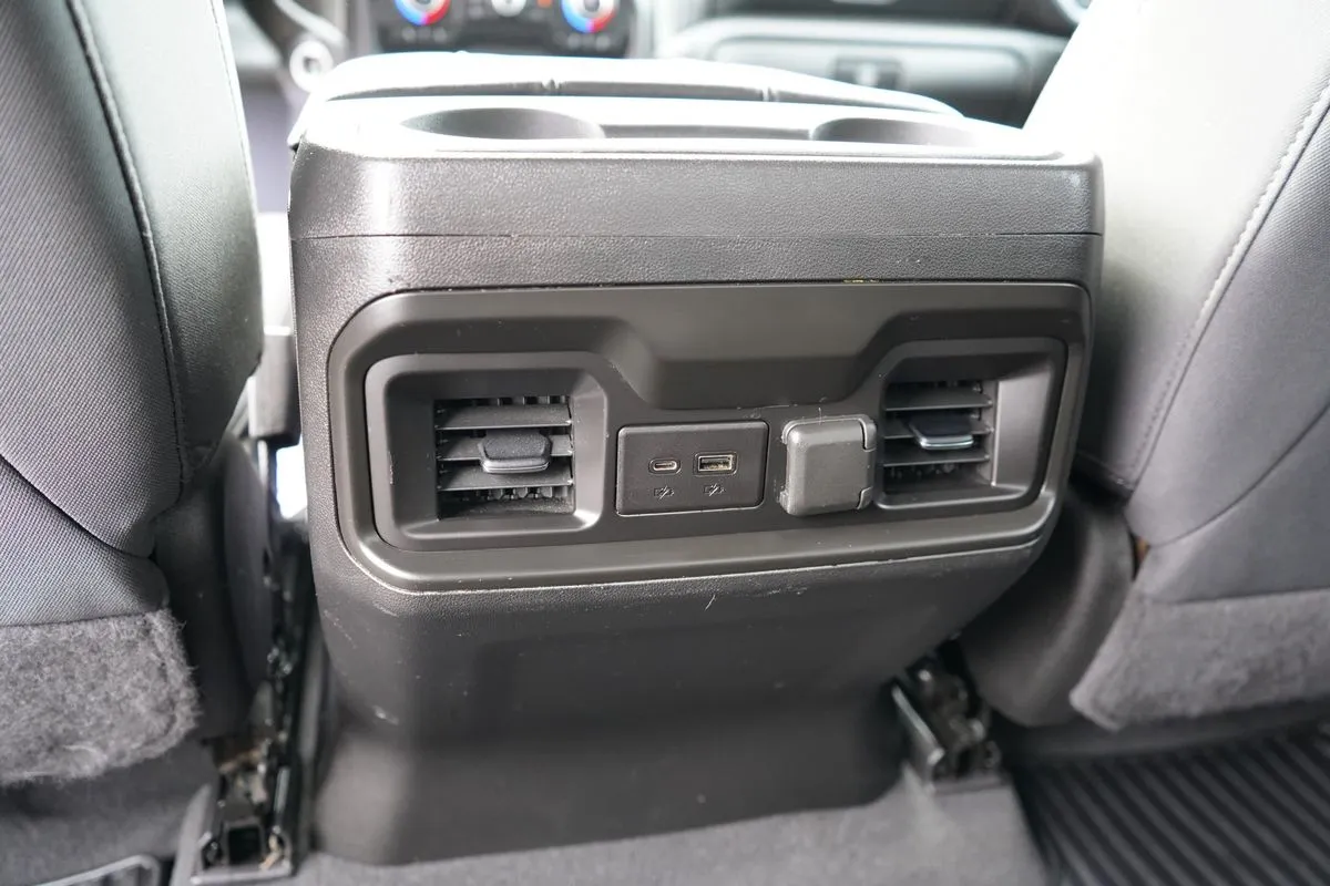 Chevrolet Silverado photo 30