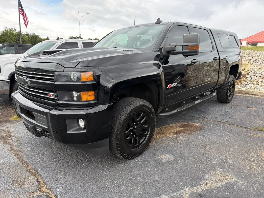 Black 2019 Chevrolet Silverado 2500 HD LT for sale in West Plains, MO