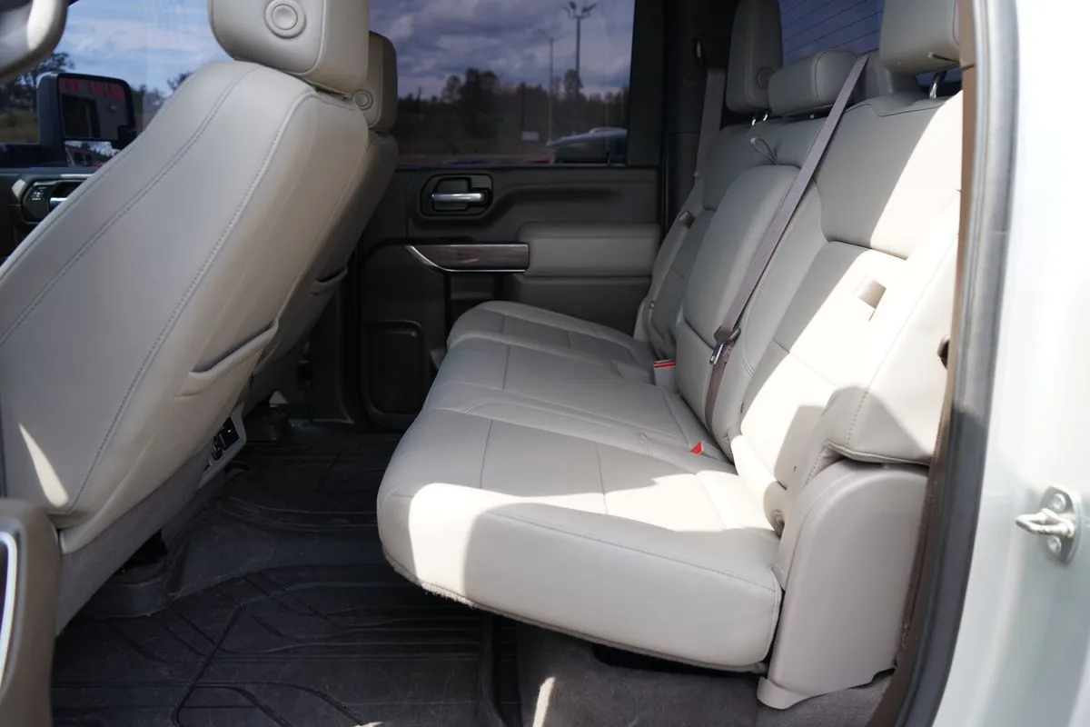 Chevrolet 3500HD photo 33