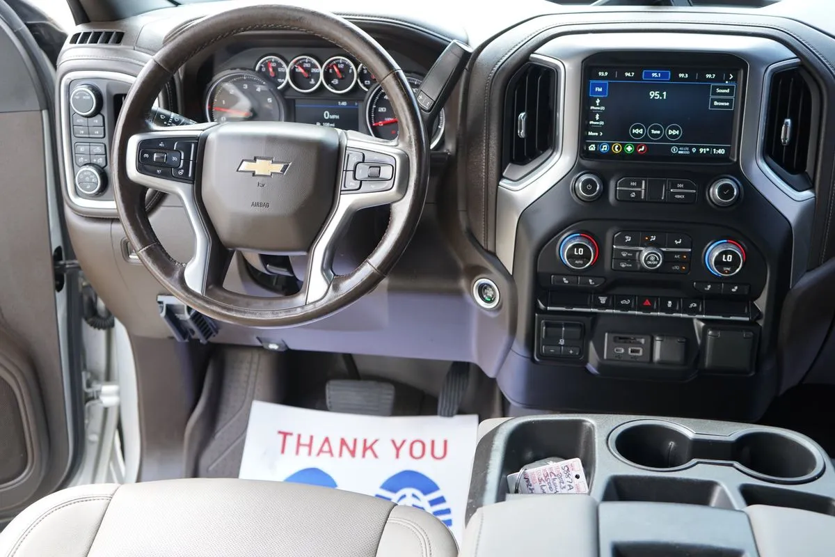 Chevrolet 3500HD photo 21