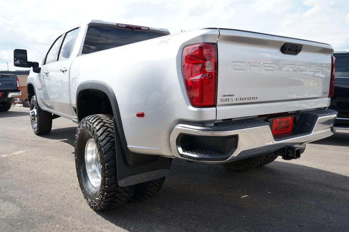 Chevrolet 3500HD photo 9
