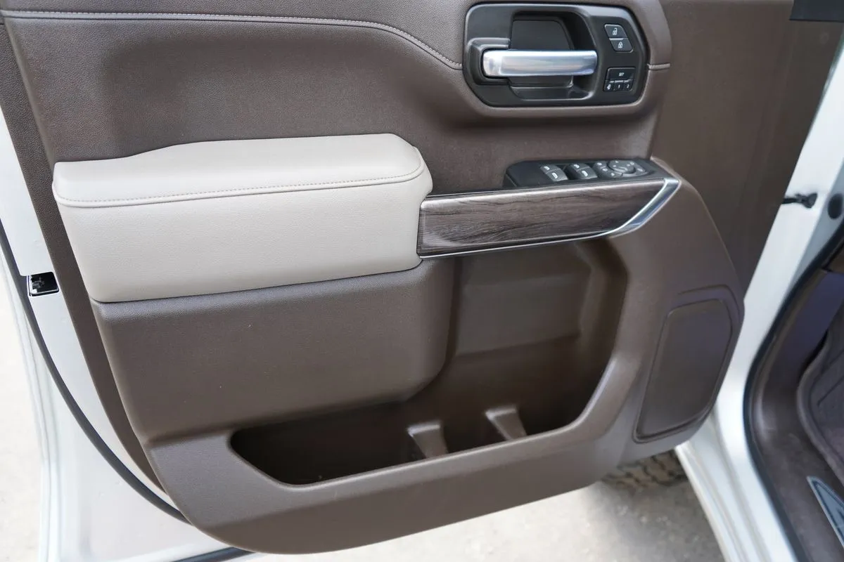 Chevrolet 3500HD photo 36