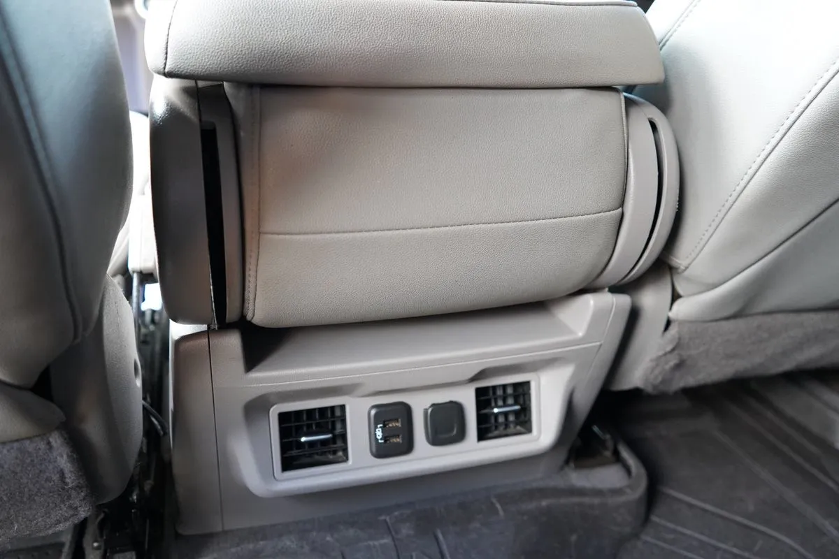 Chevrolet 3500HD photo 31