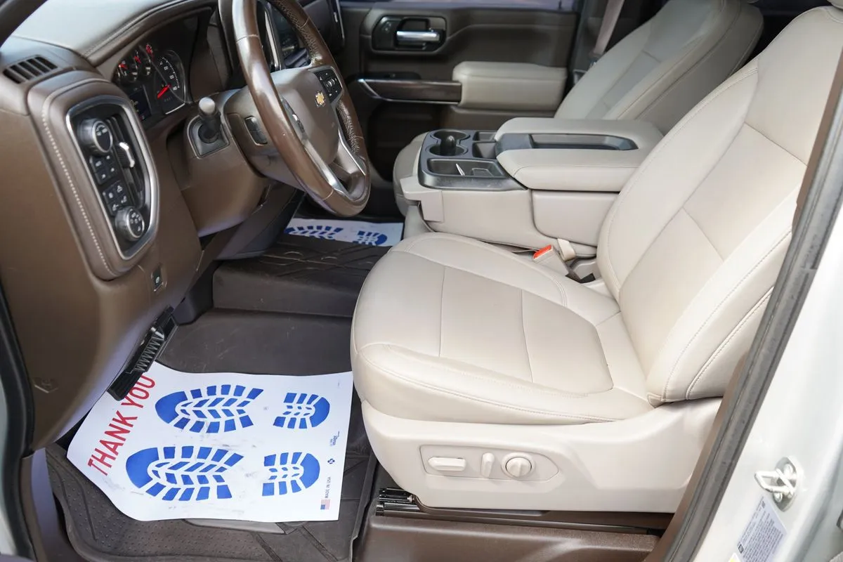 Chevrolet 3500HD photo 17