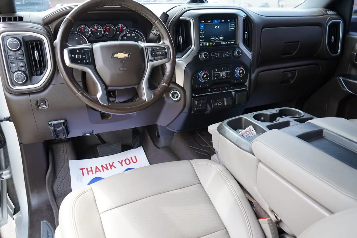 Chevrolet 3500HD photo 18