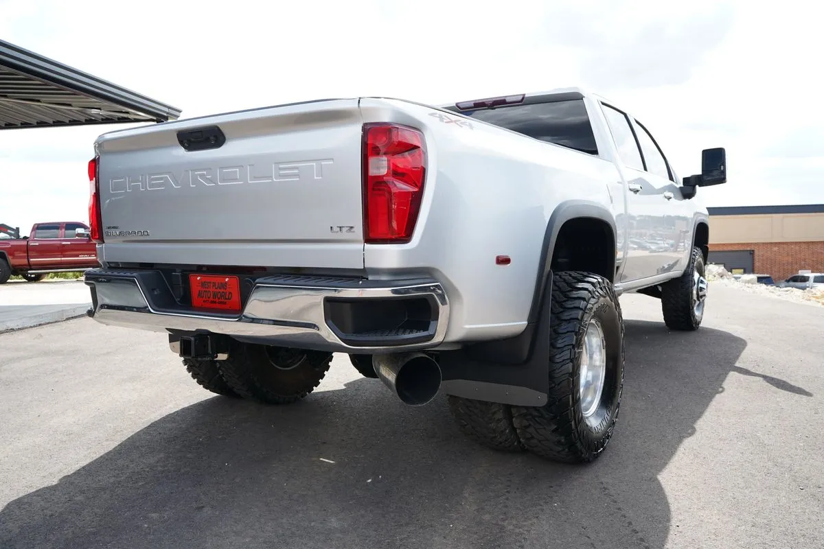 Chevrolet 3500HD photo 11