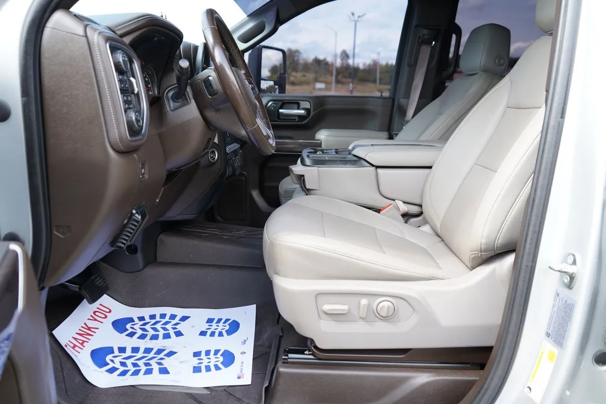 Chevrolet 3500HD photo 15
