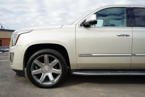 More photos of 2017 Cadillac Escalade Luxury at West Plains Auto World, MO