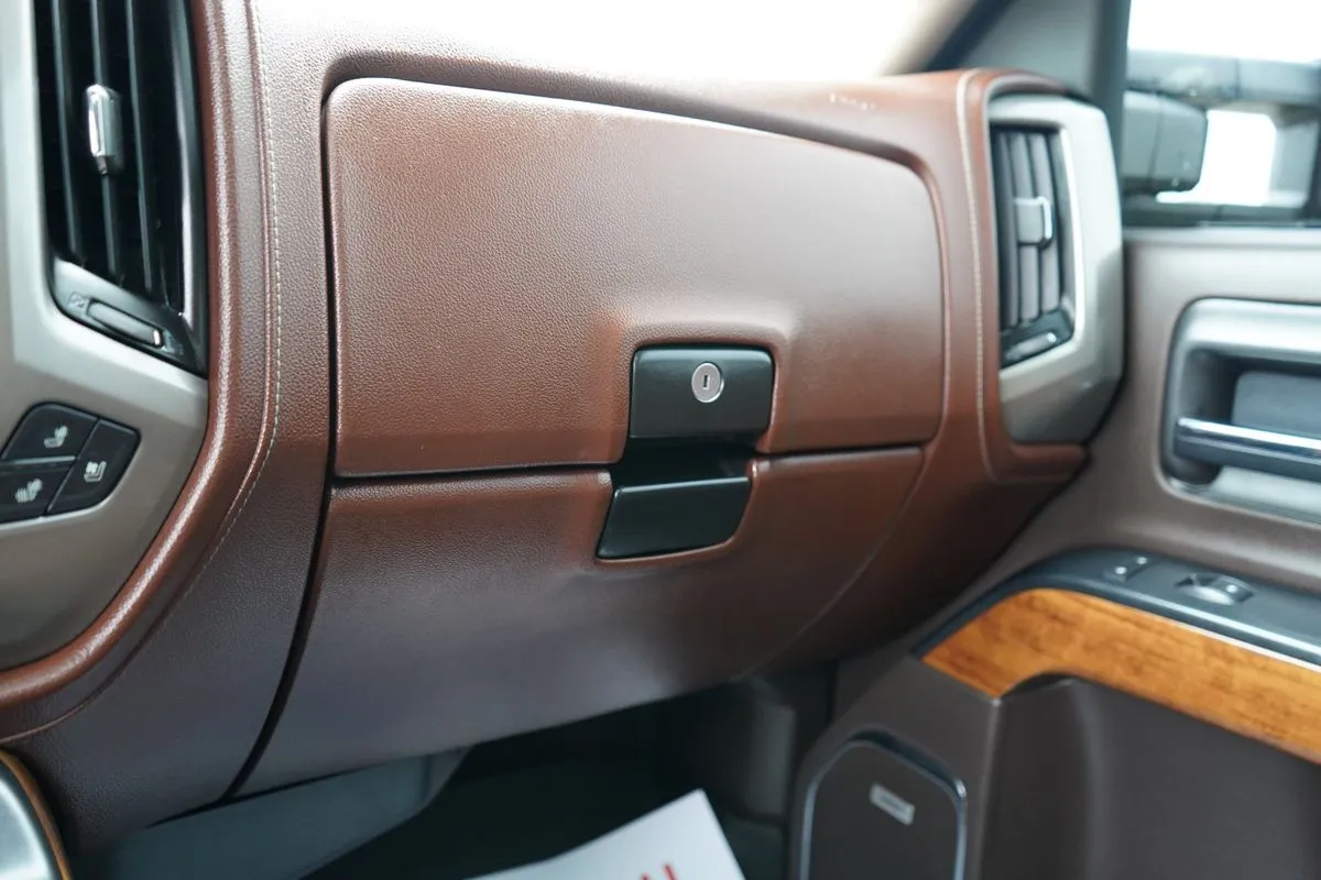 Chevrolet Silverado photo 43
