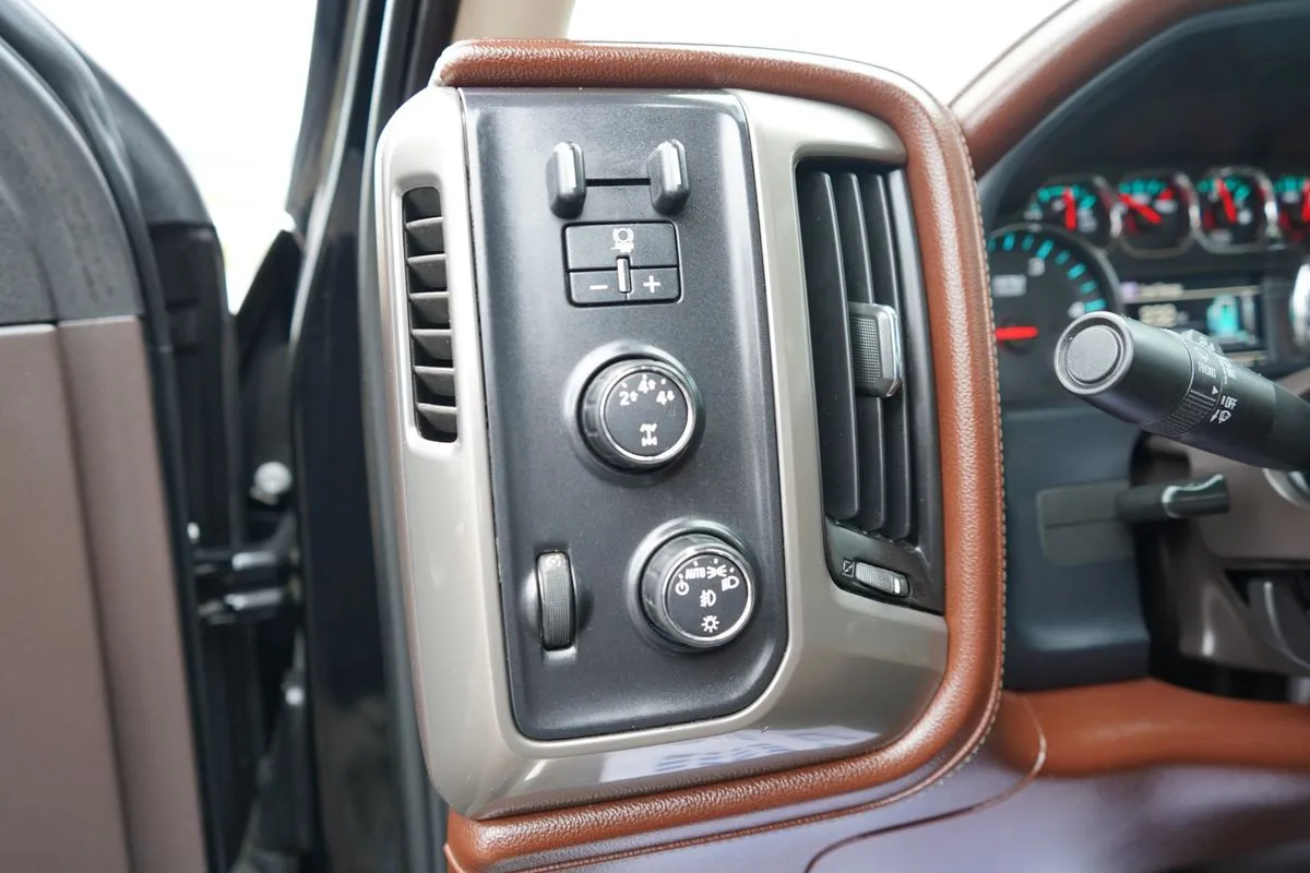 Chevrolet Silverado photo 29