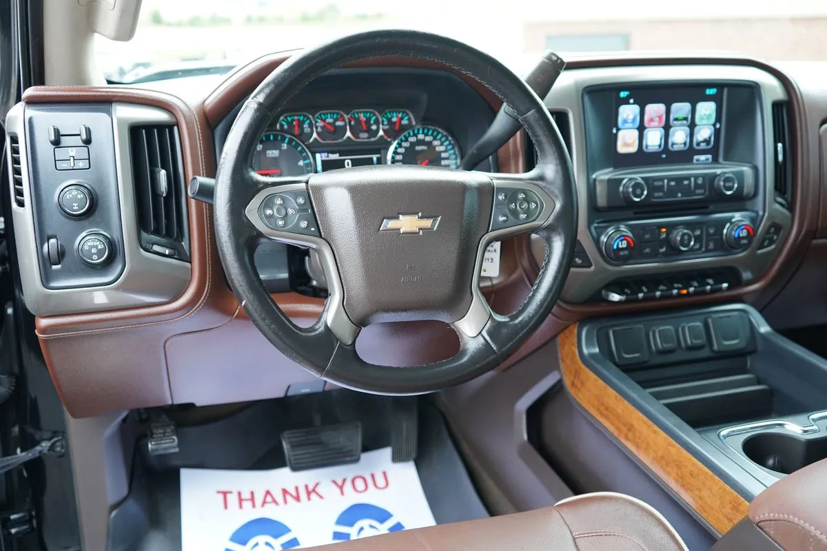 Chevrolet Silverado photo 17