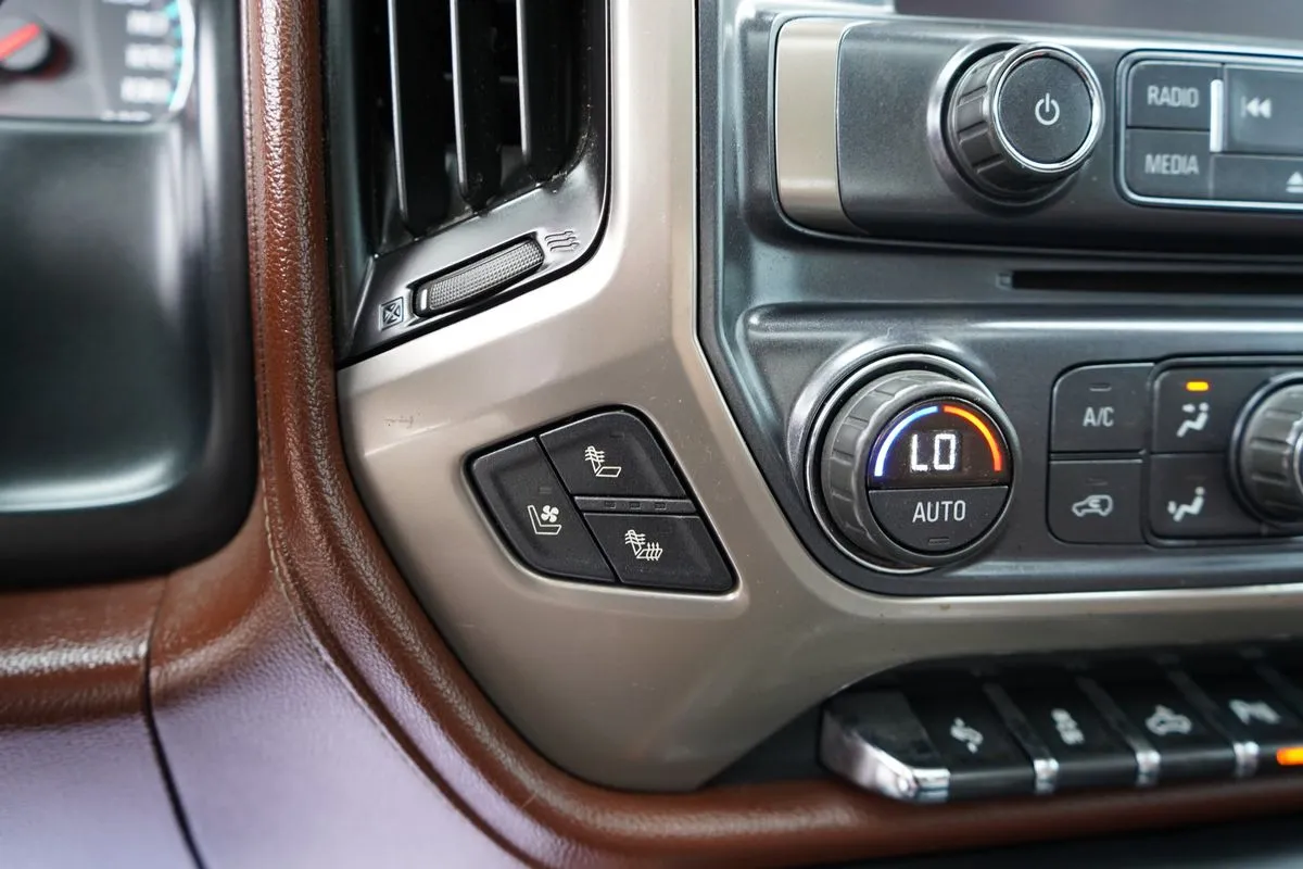 Chevrolet Silverado photo 40