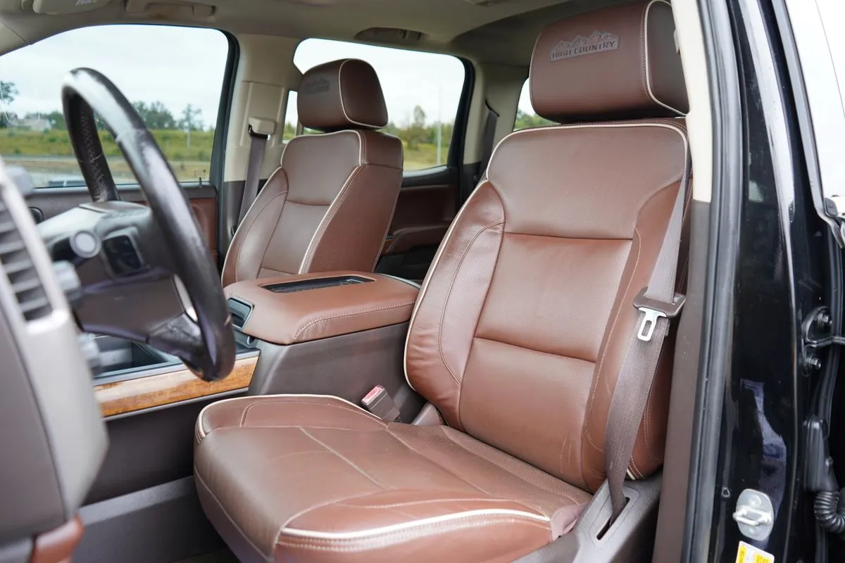 Chevrolet Silverado photo 32