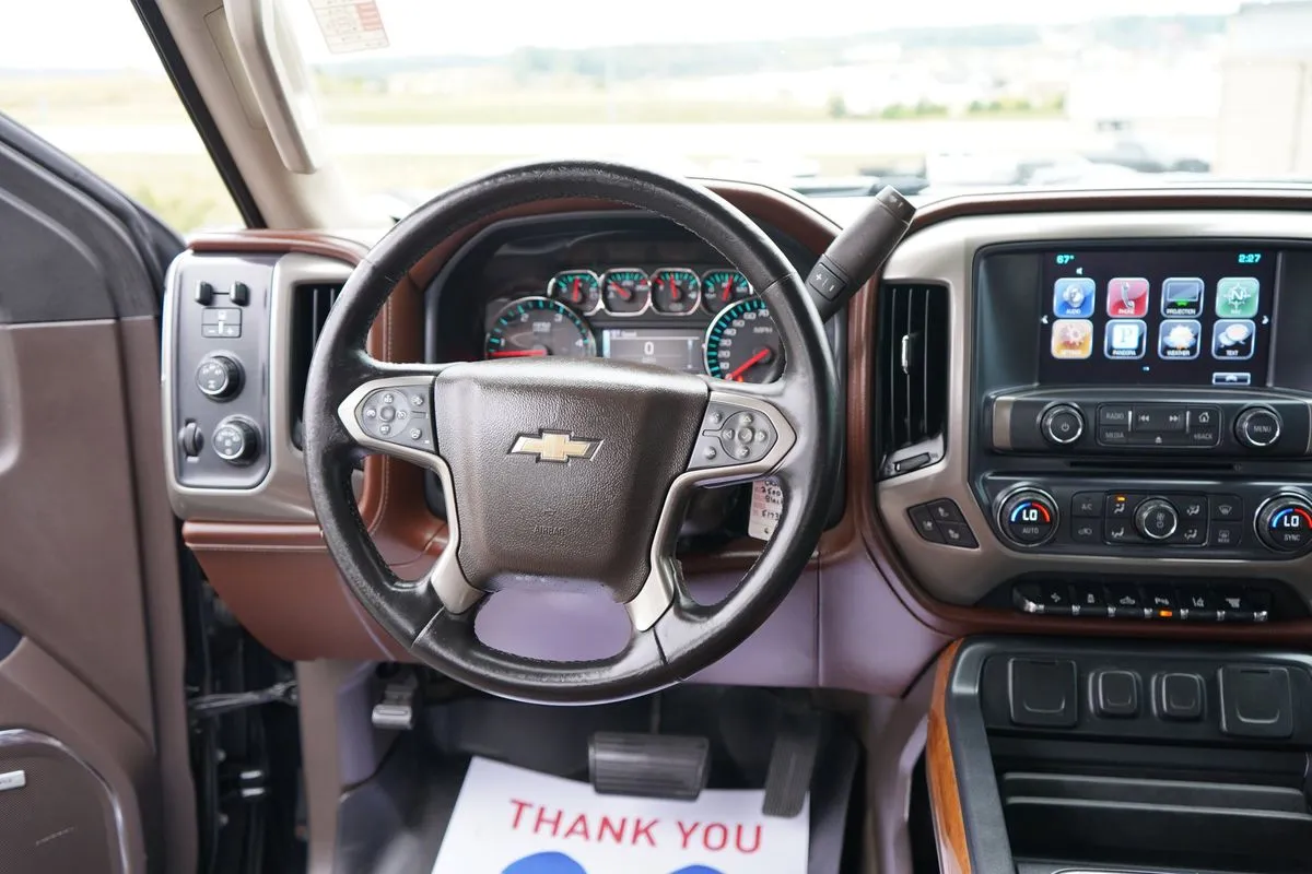 Chevrolet Silverado photo 24
