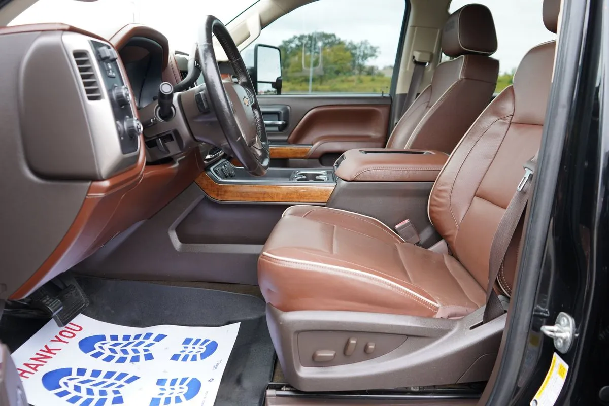 Chevrolet Silverado photo 25