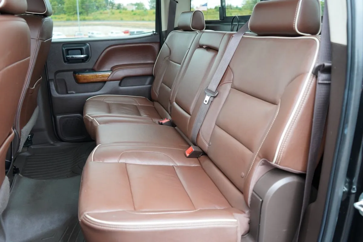 Chevrolet Silverado photo 37
