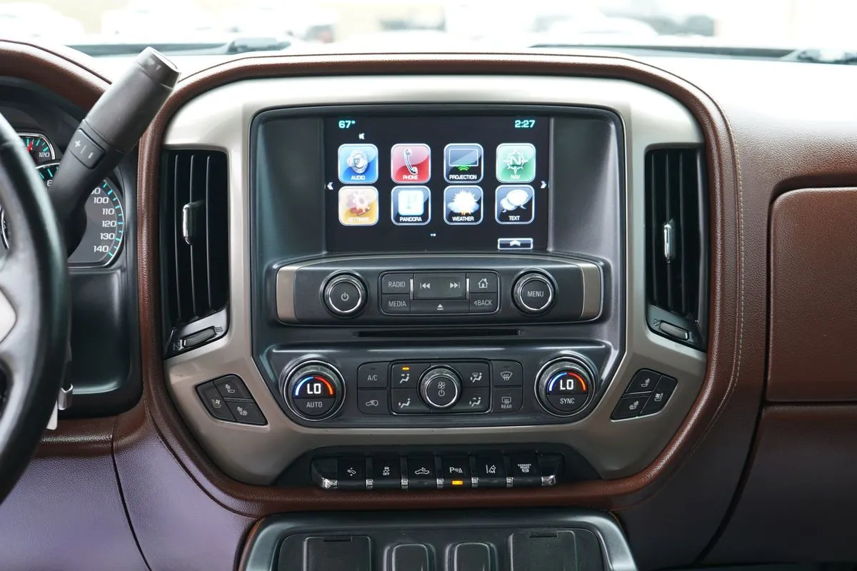 Chevrolet Silverado photo 23
