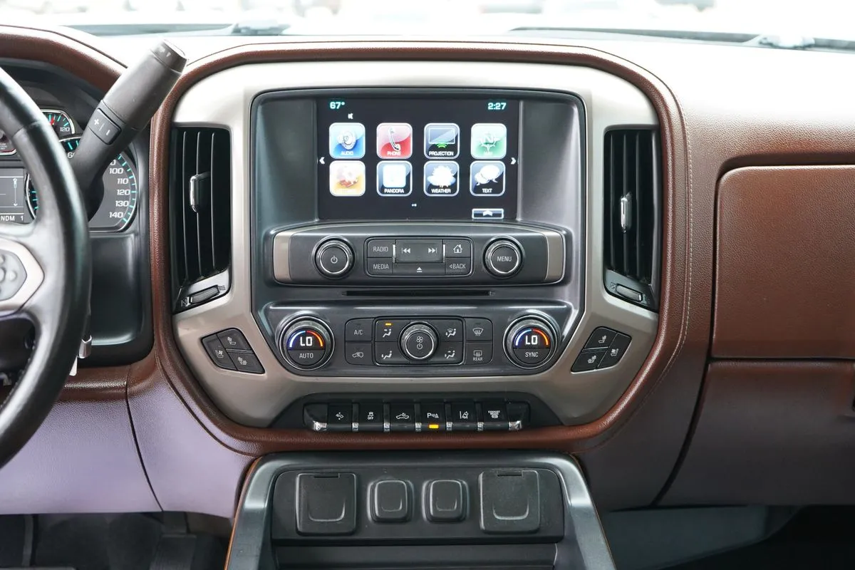 Chevrolet Silverado photo 21