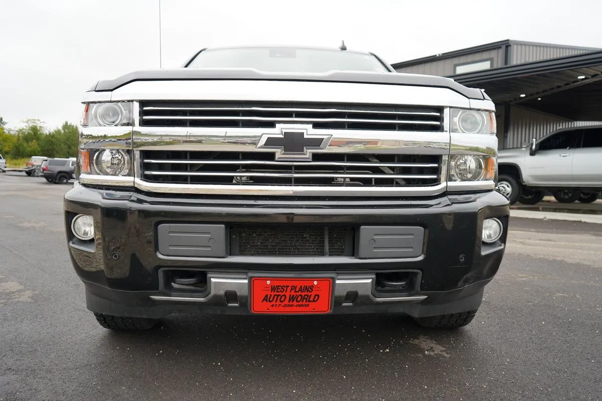 Chevrolet Silverado photo 15