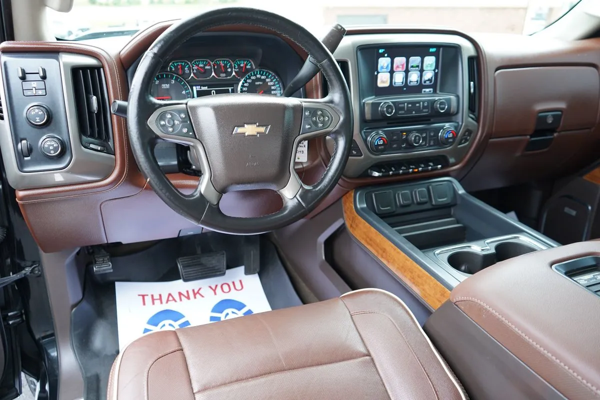 Chevrolet Silverado photo 16