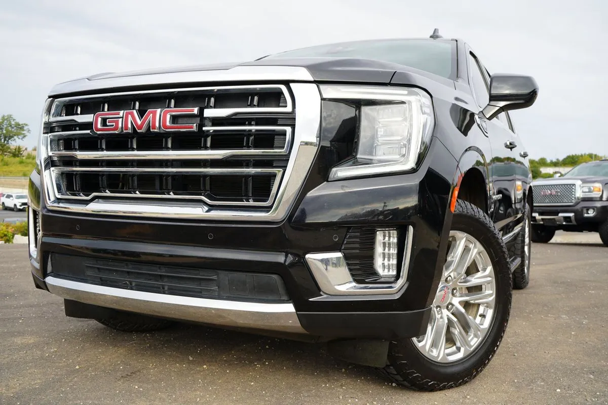 GMC Yukon photo 2
