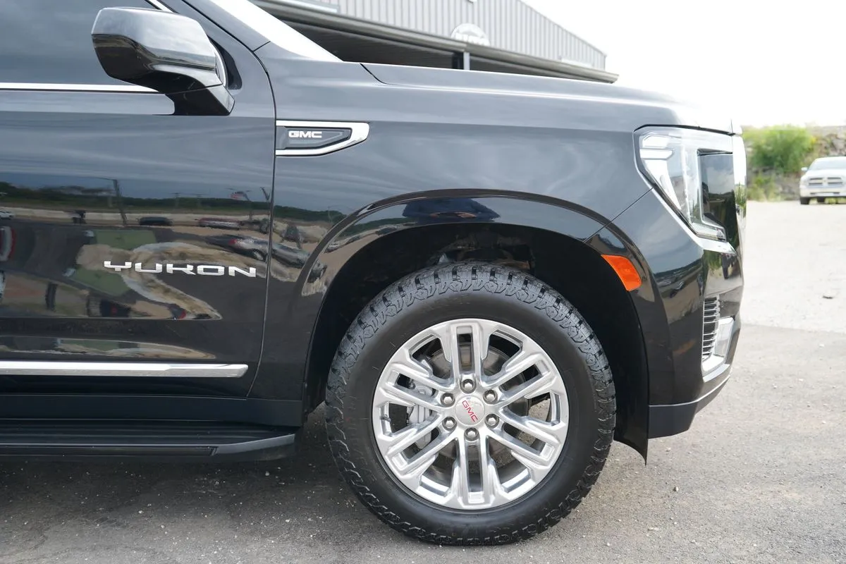 GMC Yukon photo 11