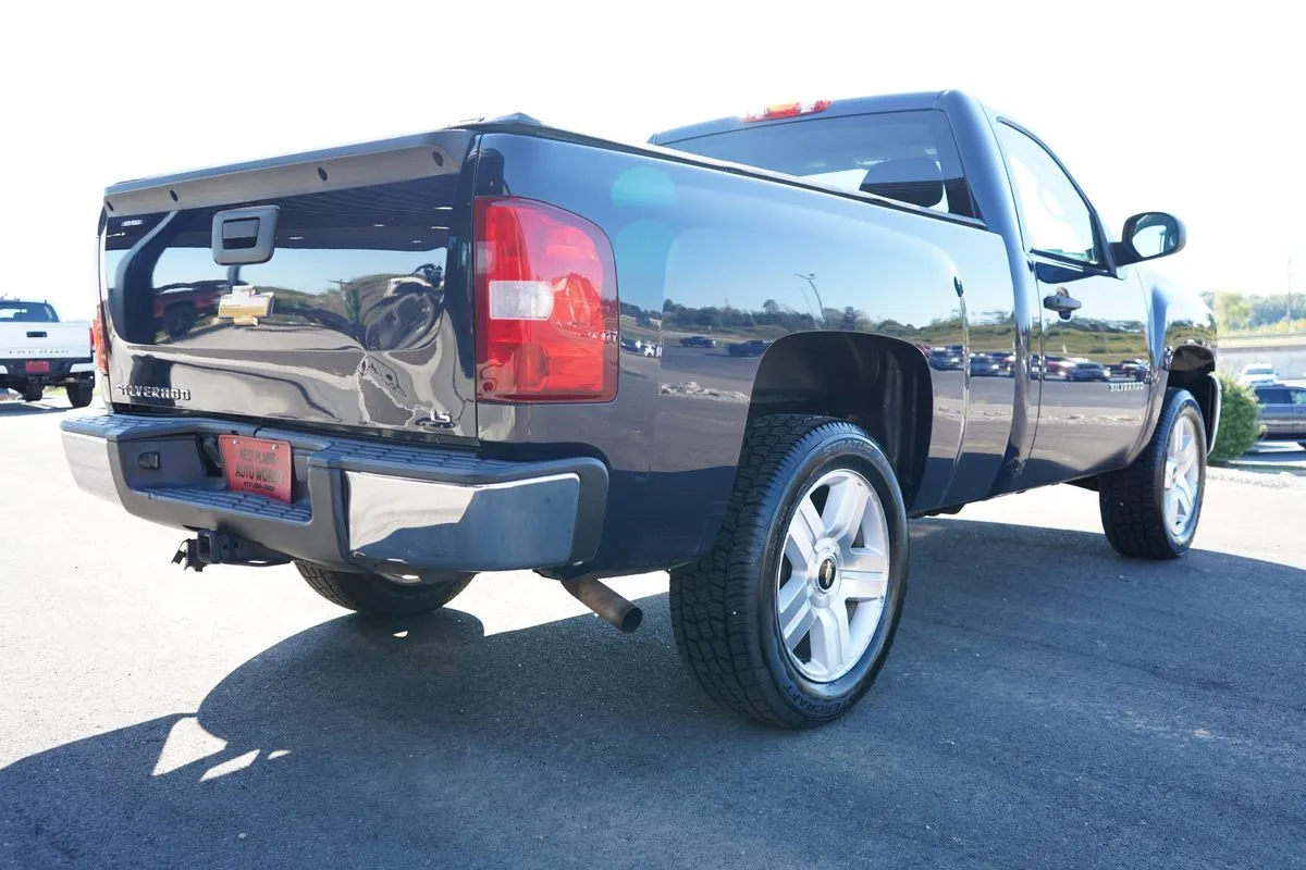 Chevrolet Silverado photo 10