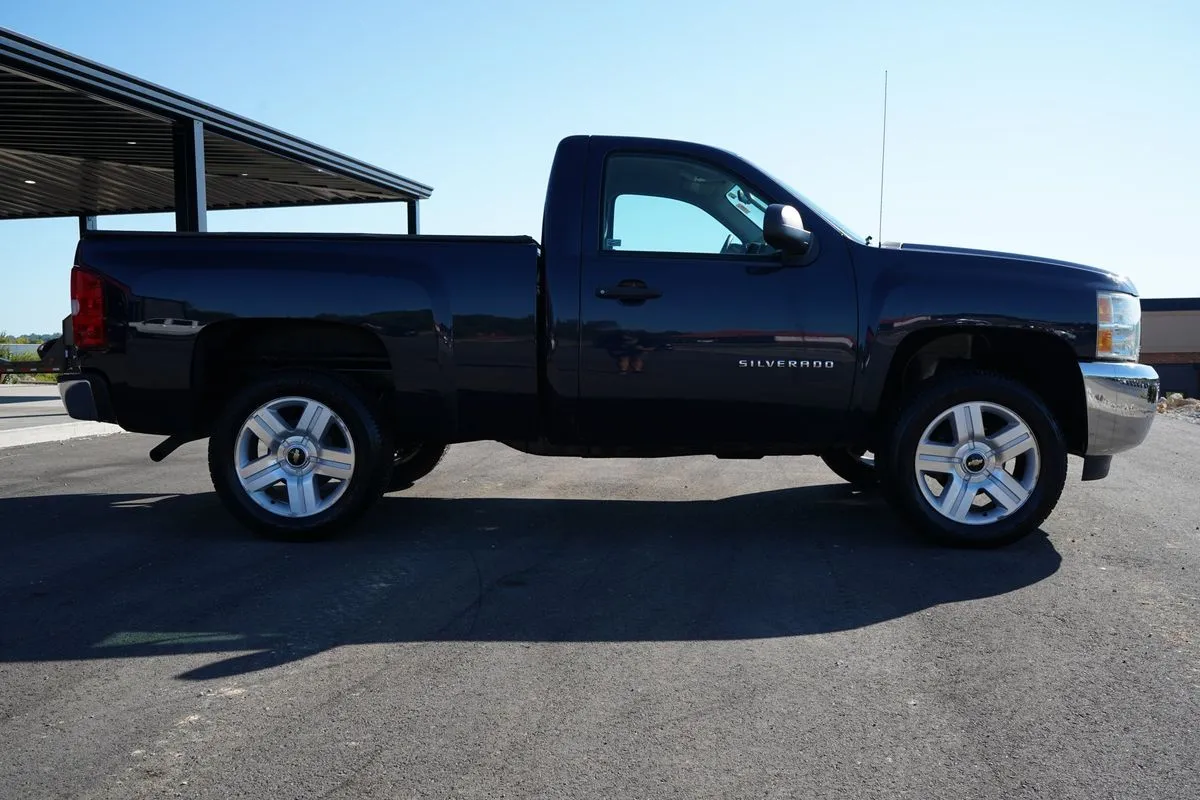 Chevrolet Silverado photo 12