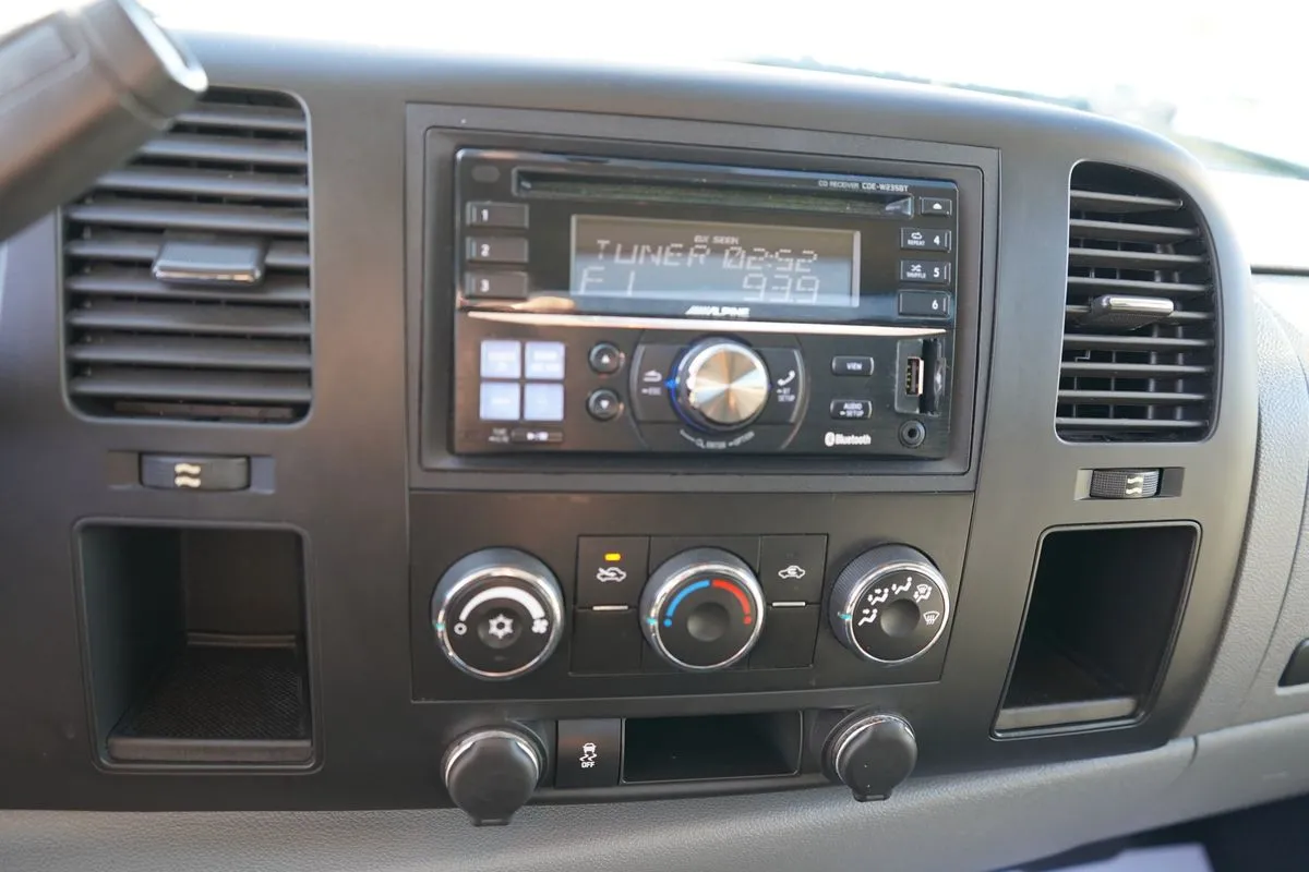 Chevrolet Silverado photo 21