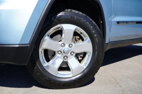 More photos of 2012 Jeep Grand Cherokee Limited at West Plains Auto World, MO