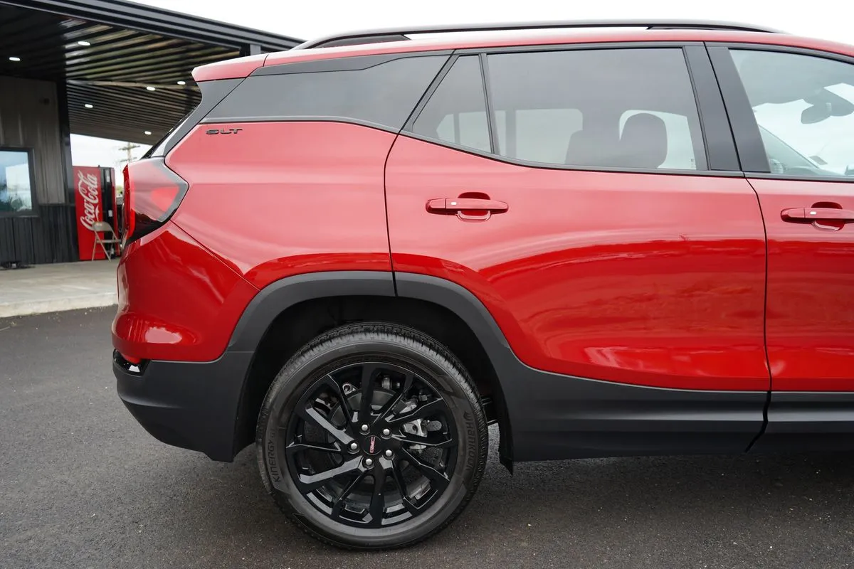 GMC Terrain photo 14