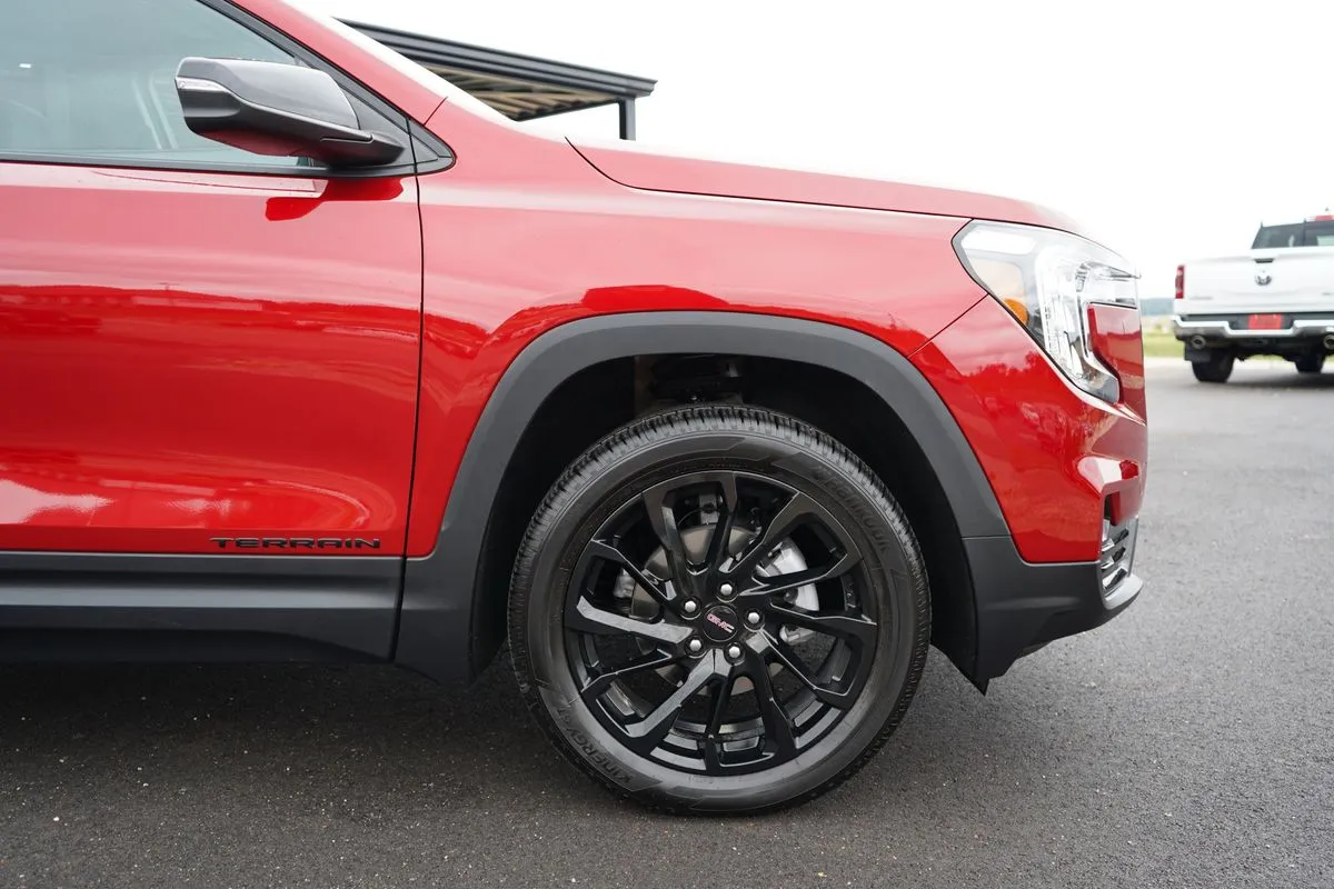 GMC Terrain photo 16