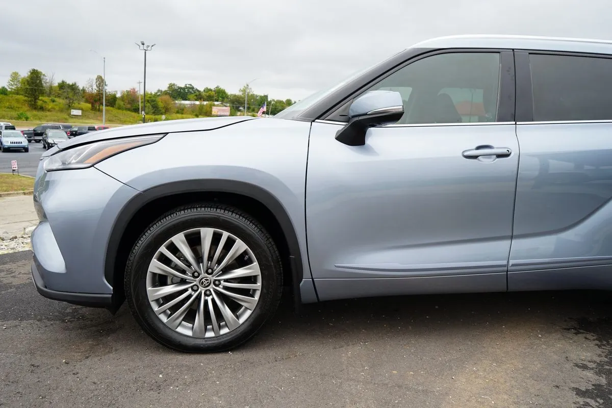 Toyota Highlander photo 4