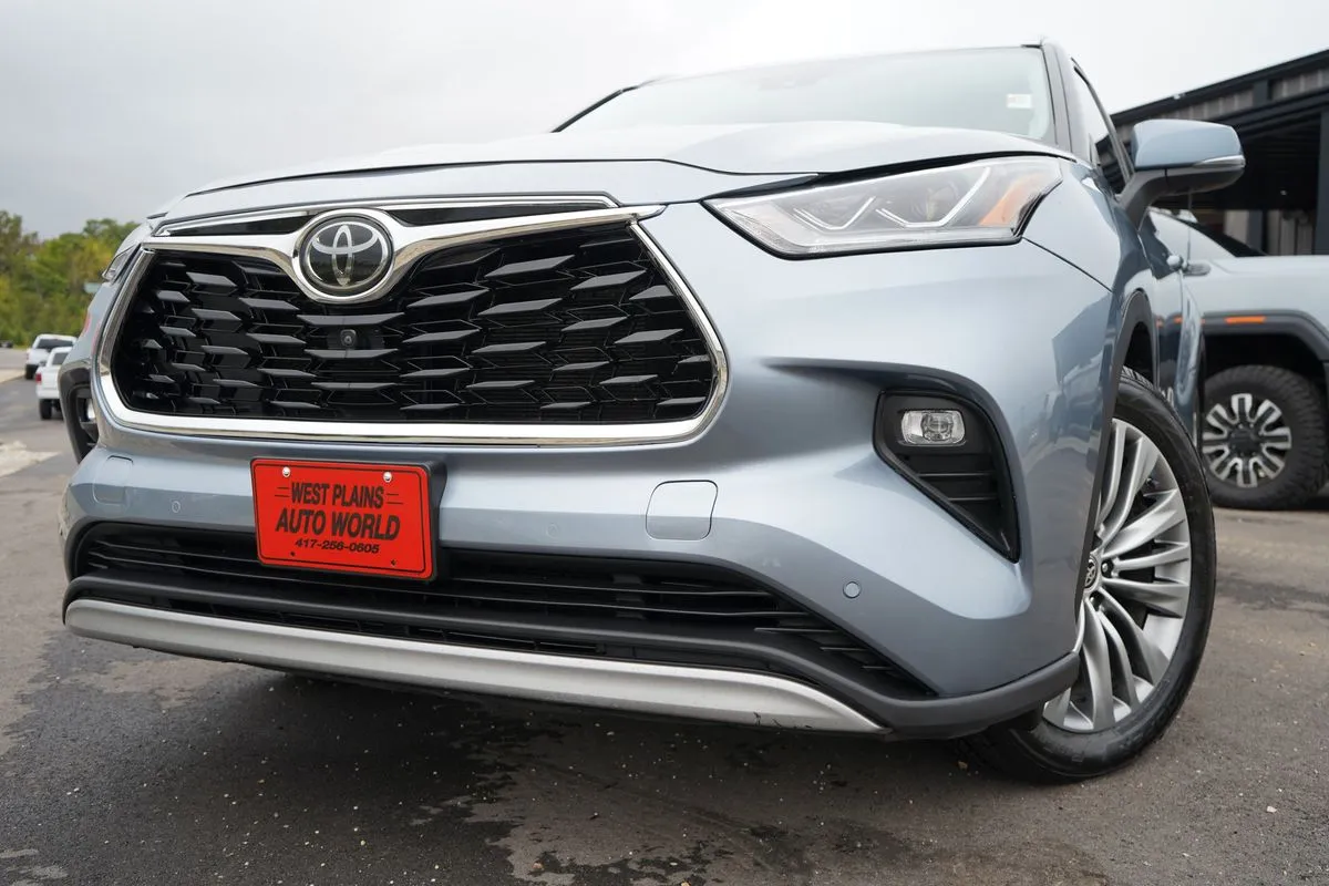 Toyota Highlander photo 2