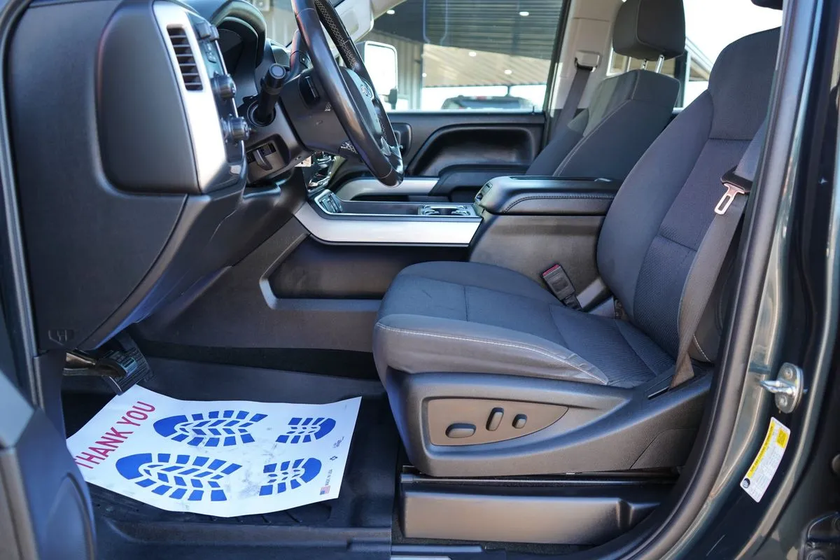 Chevrolet Silverado photo 25