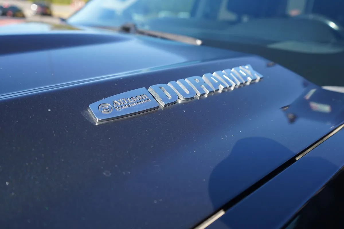 Chevrolet Silverado photo 5
